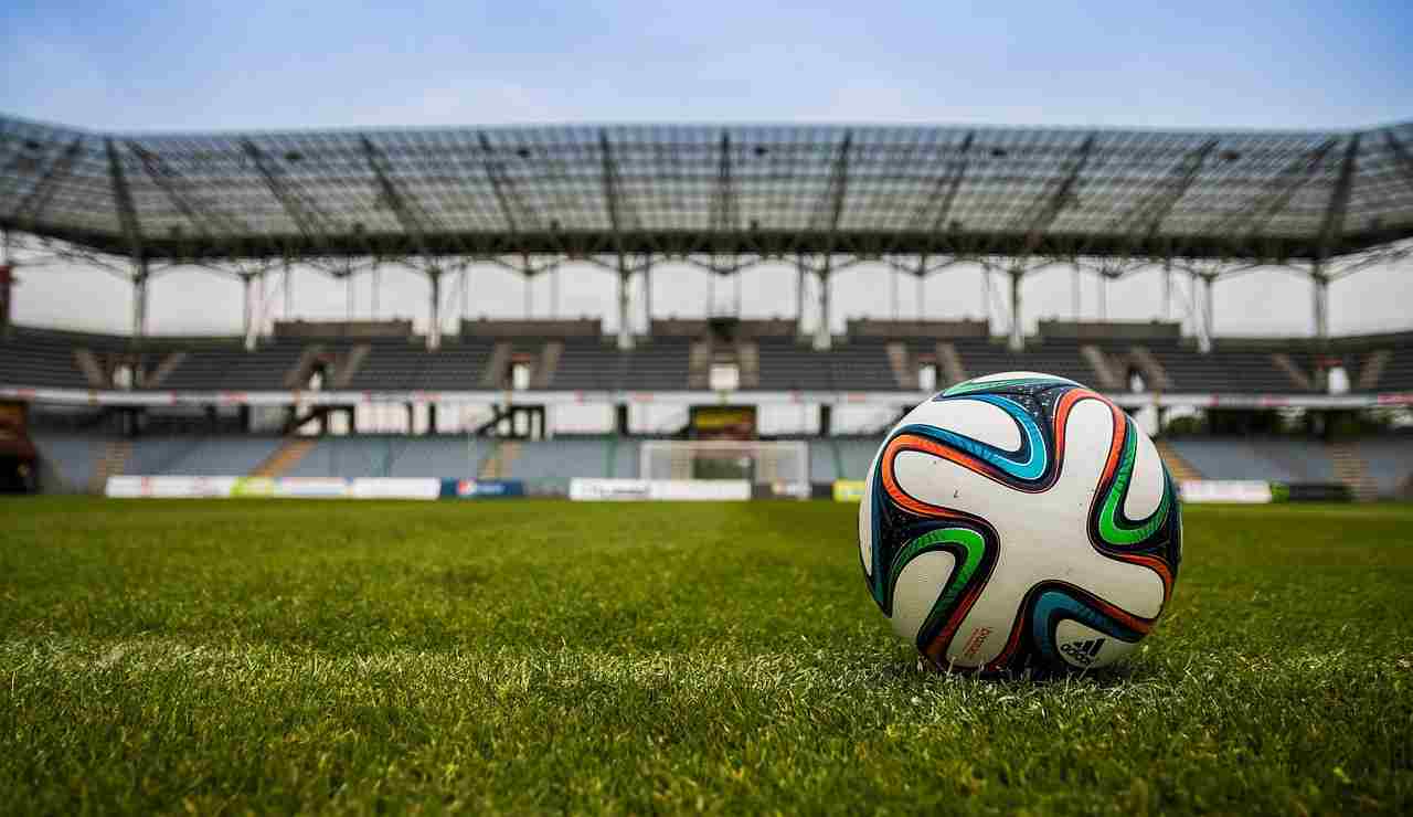 Campo da calcio (Pixabay) - salernosera.it 