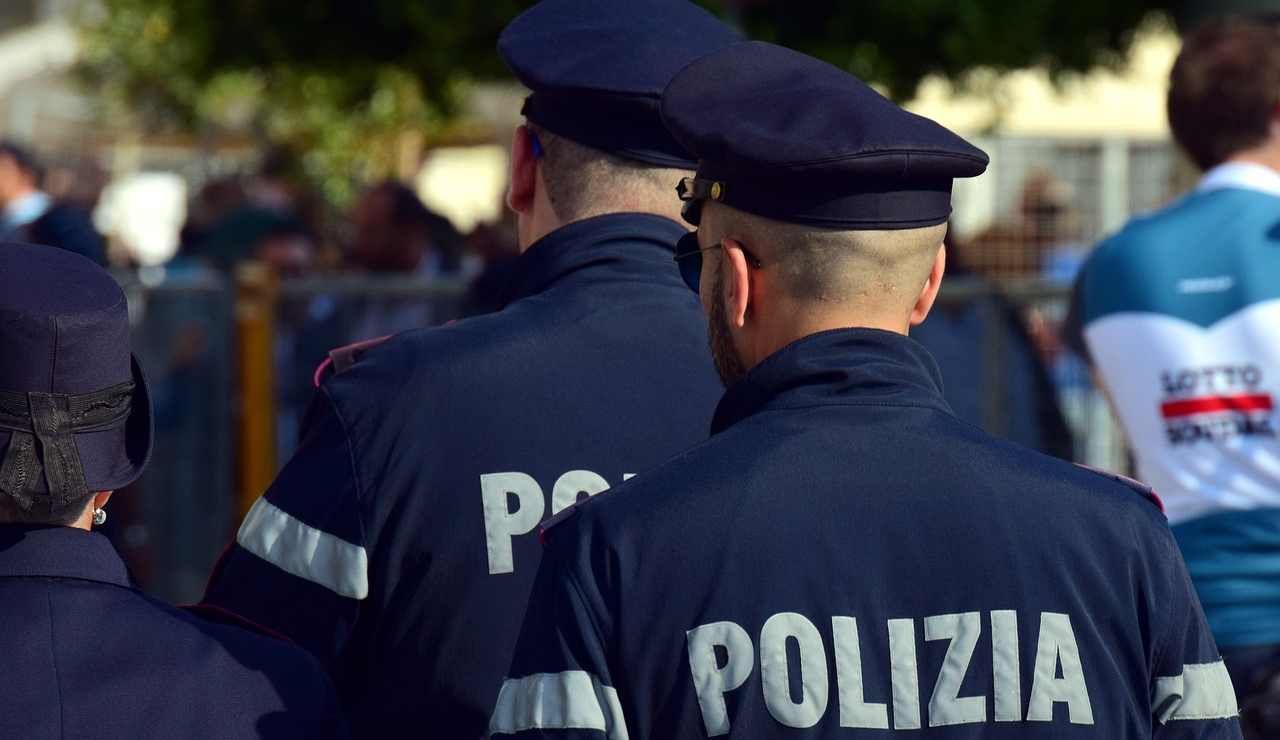 Polizia (Pixabay) - salernosera.it 