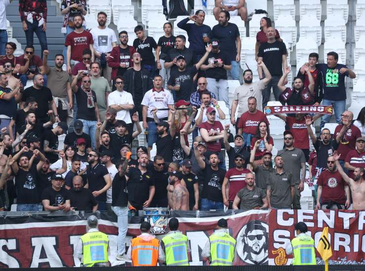 Tifosi Salernitana in trasferta (LaPresse) - salernosera.it