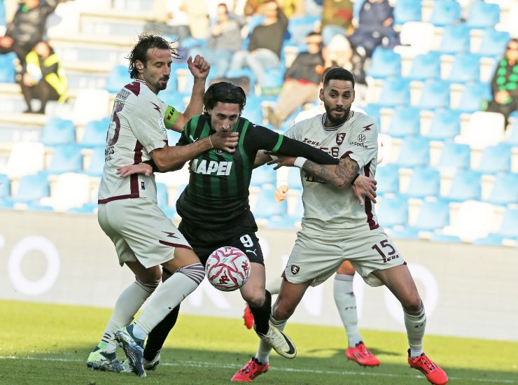 Giocatori Salernitana in azione (LaPresse) - salernosera.it