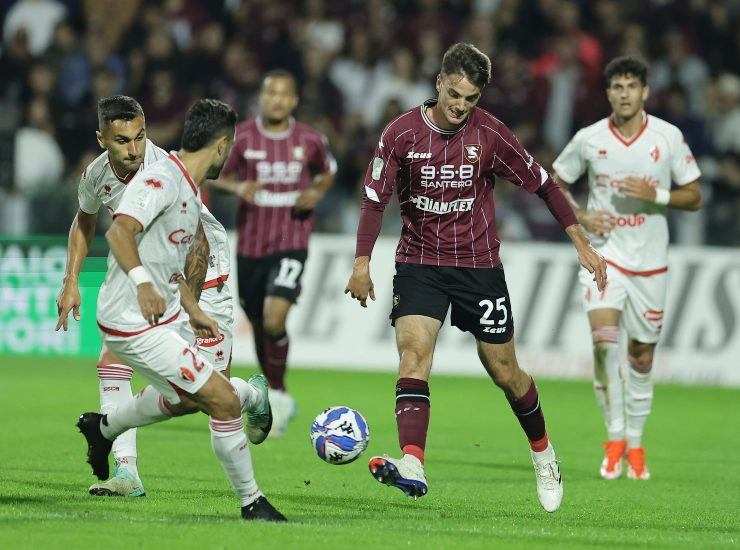 Giulio Maggiore in azione in Salernitana-Bari (LaPresse) - salernosera.it 