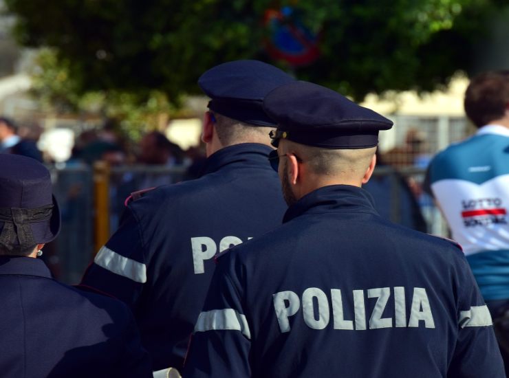 Polizia (Pixabay) - salernosera.it 