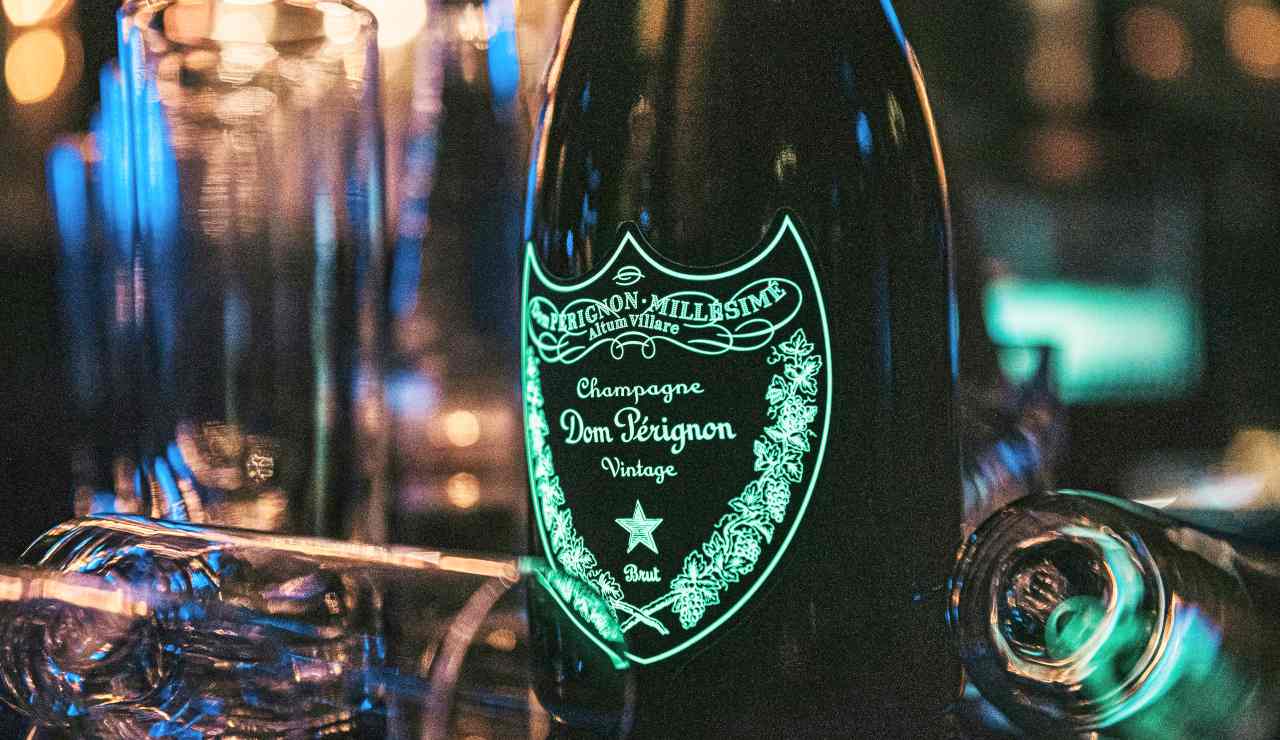 Bottiglia Dom Perignon (Pexels) - salernosera.it