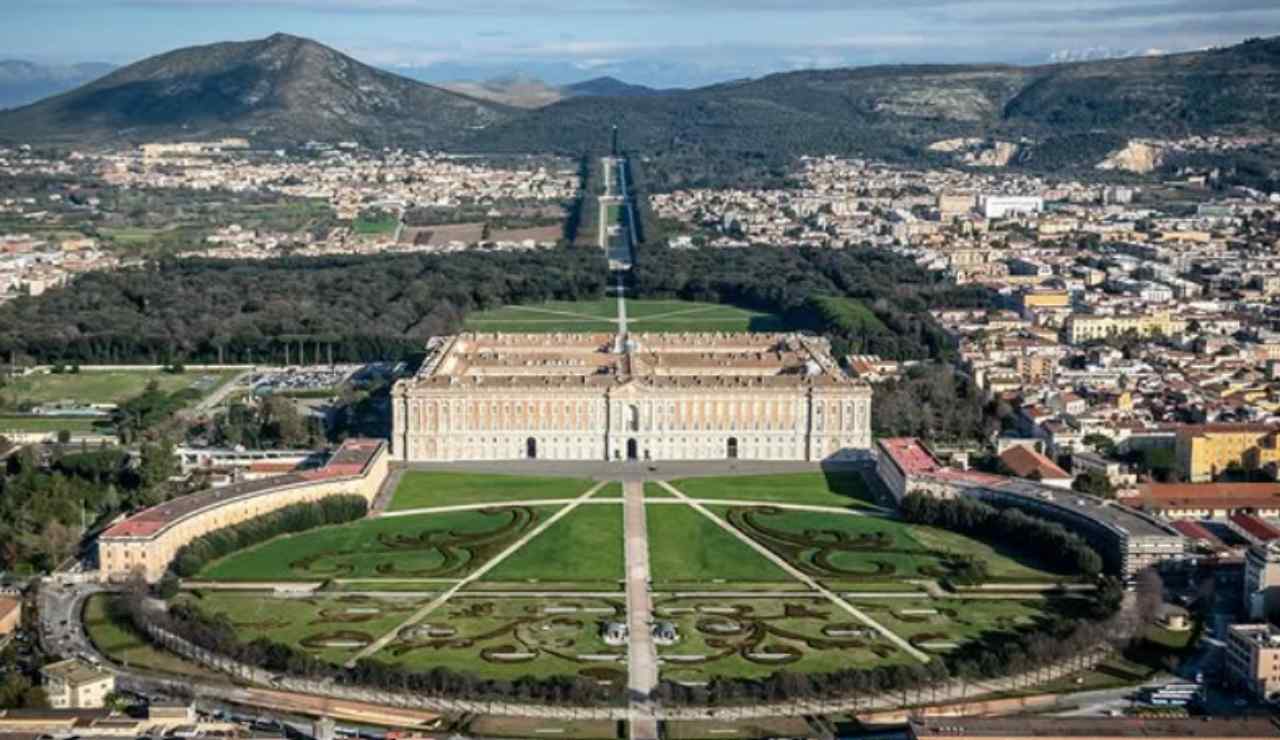 Caserta dall'alto (Fonte margy1971 Instagram) - salernosera.it