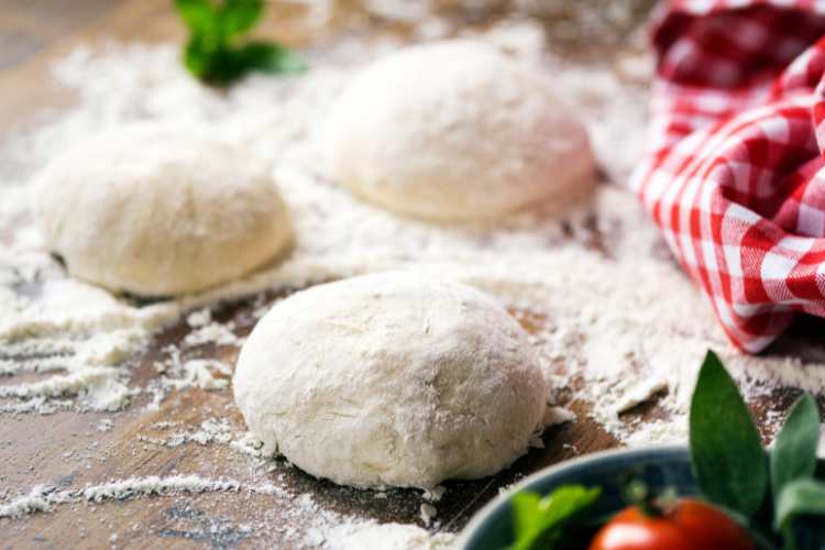 Impasto per pizzette - fonte_Canva - salernosera.it