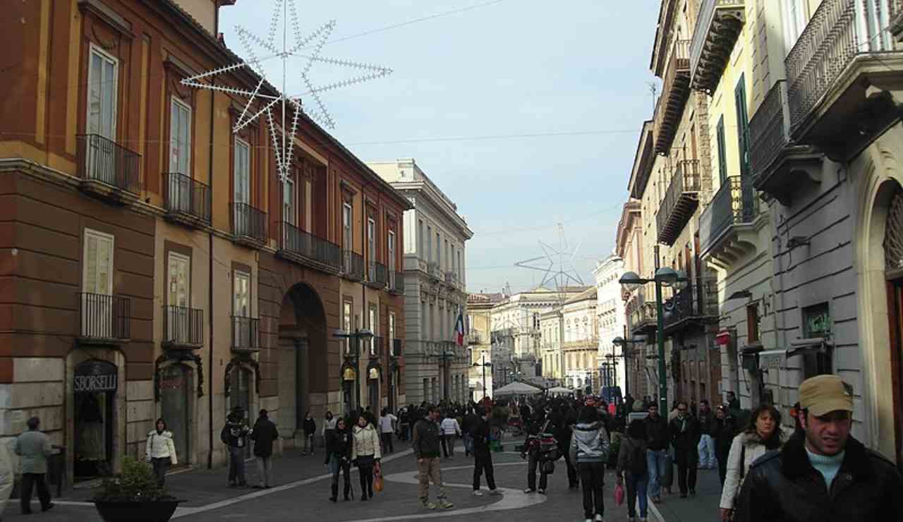 Benevento Corso Garibaldi - foto Wikimedia Commons - Salernosera.it