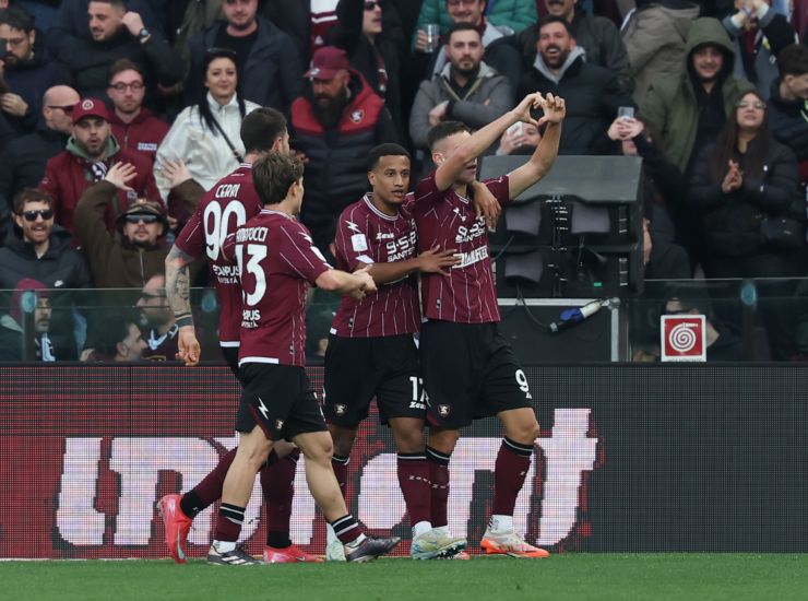 Giocatori Salernitana (LaPresse) - salernosera.it