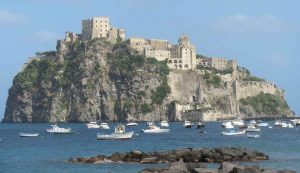 Castello Aragonese Ischia (Pixabay) - salernosera.it