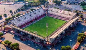 Stadio Arechi dall'alto (Fonte stadium_gallerry Instagram) - salernosera.it